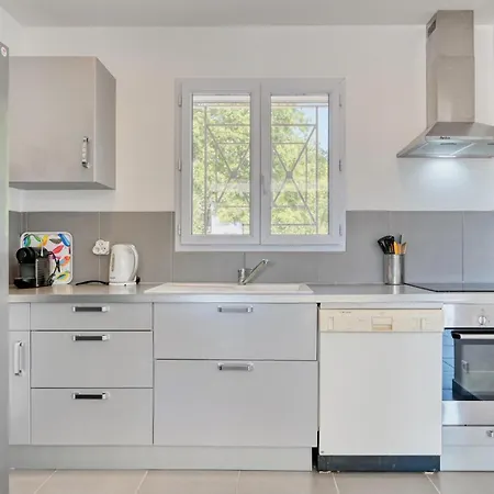 3 Bedroom Lovely In 펜션 툴브스